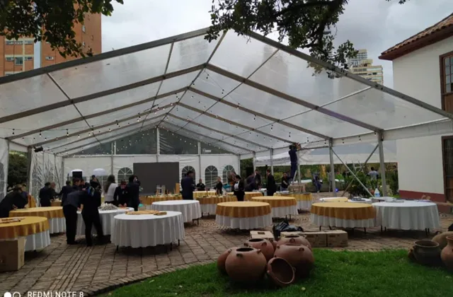 Montaje de Carpa Transparente para Eventos y Bodas de Gala