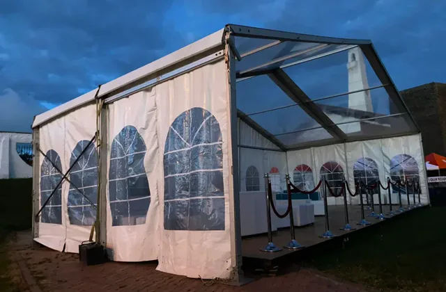 Carpa Cristal con Muros Blancos
