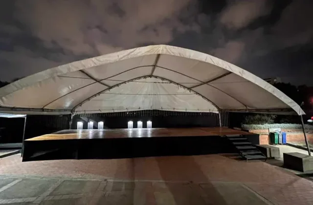 Tarima Grande con Carpa Estructural