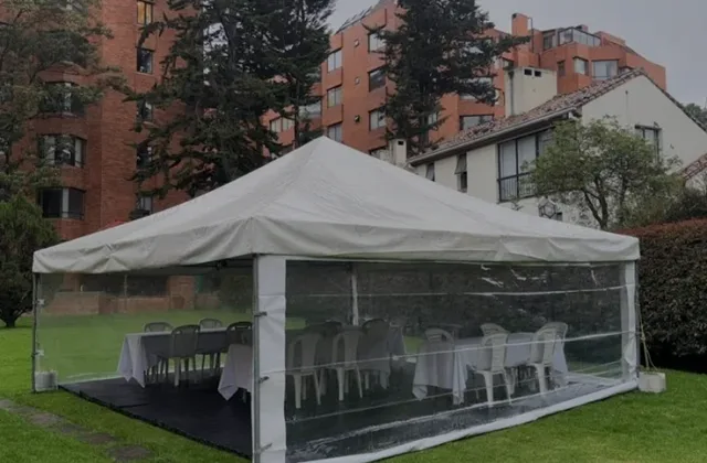 Carpa 4x4 con Laterales Cristal